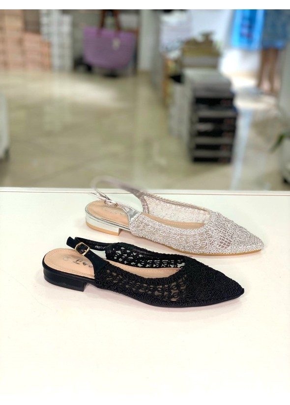 Σανδάλι με δαντέλα